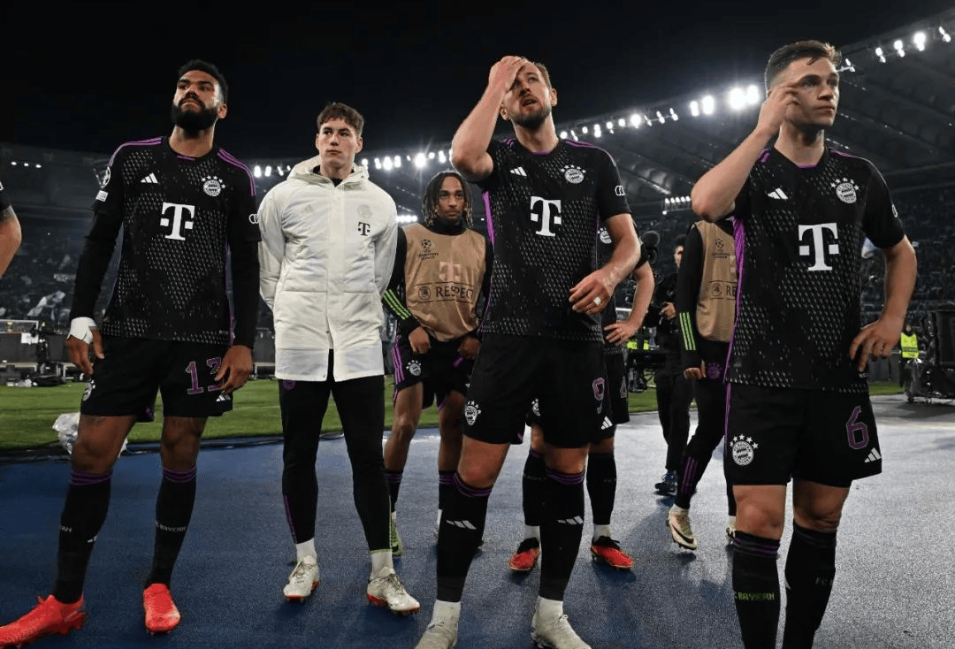 弗兰克：罗梅罗和范德芬配合越来越默契，很享受和他们共事（弗兰克：罗梅罗与范德芬配合愈发默契，我很享受与他们合作）