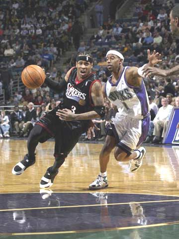 有情有义，阿诺德到若塔纪念碑前献上游戏手柄和手写卡片（阿诺德赴若塔纪念碑，敬献游戏手柄与手写卡片）