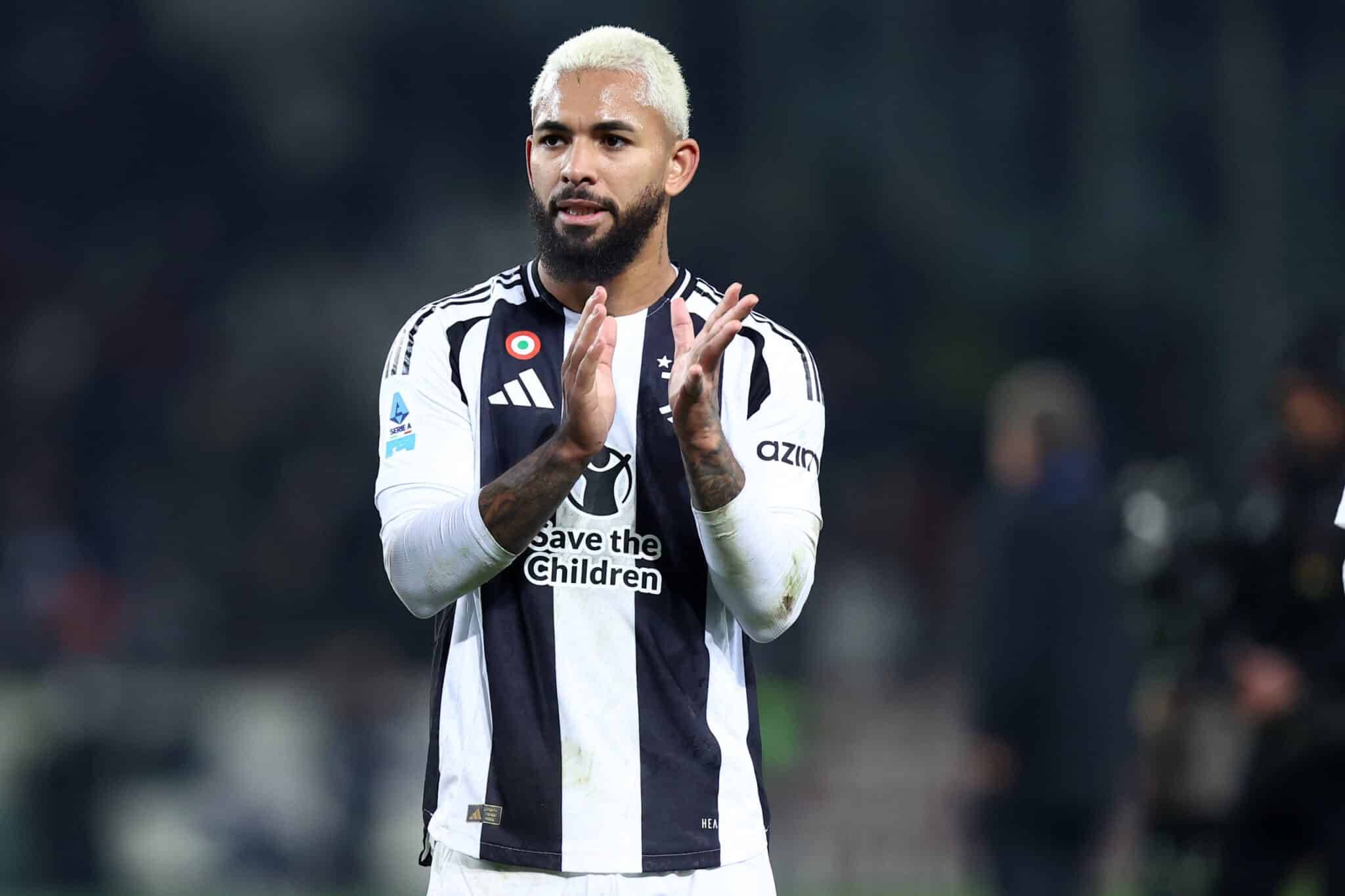 曼城主场对阵桑德兰，主场优势明显，福登状态火热，预计全取三分。（福登火热加持，曼城坐镇主场迎战桑德兰，三分志在必得）