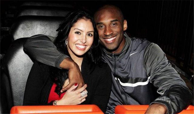 梅西球迷庆祝三周年，期待世界杯新梗（梅西球迷三周年同庆，盼世界杯再出新梗）