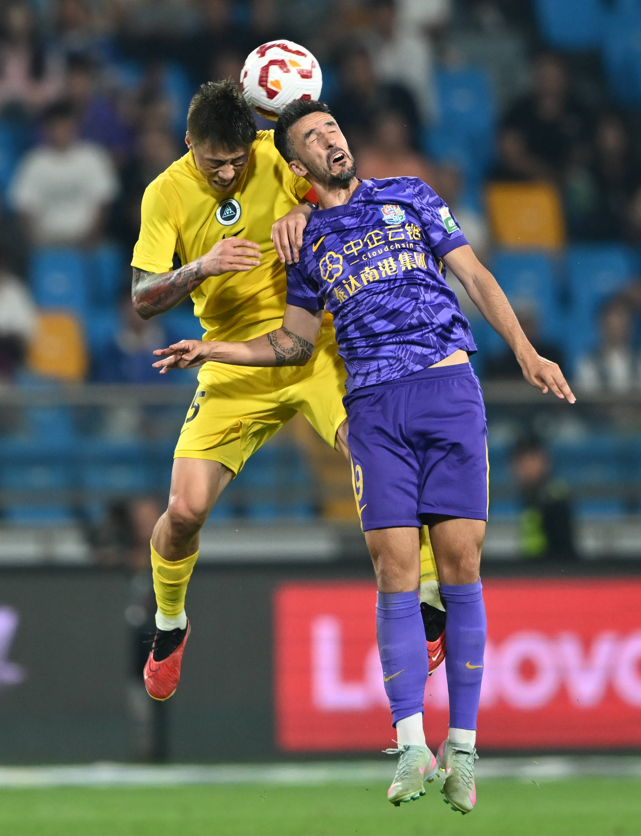 欧文连续突破得分，全队士气高涨（欧文连番强突砍分，球队士气飙升）