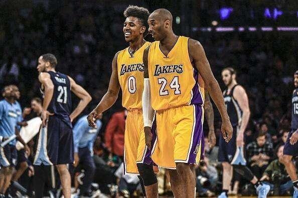 埃贝尔：我们还在与于帕进行续约谈判；诺伊尔应该去踢世界杯（埃贝尔：与于帕的续约仍在推进，诺伊尔理应出征世界杯）