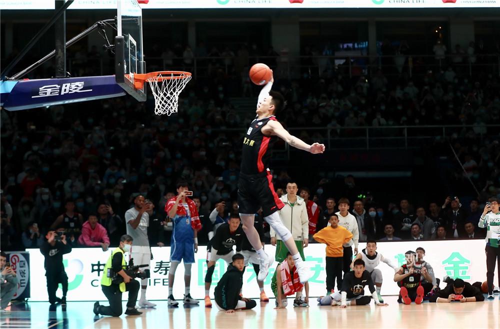 斯内德：穆帅对我而言就像父亲，贝尼特斯来国米的时机不对（斯内德：穆里尼奥对我如父，贝尼特斯接手国米时机不佳）