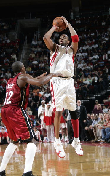 火箭1操作毁掉小阿里扎？3D王反成大漏勺 1特质反成短板（火箭此举坑了小阿里扎？昔日3D王沦为大漏勺，强项反成软肋）