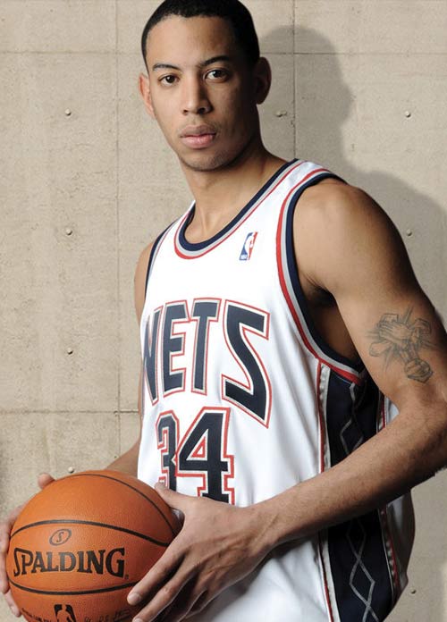 康宁汉姆携杜伦轮番冲击灰熊内线，率活塞开局轰10-4（康宁汉姆、杜伦交替杀伤灰熊内线，活塞开场打出10-4）