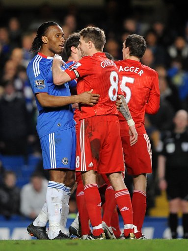 看巴萨被布鲁日进了三个球，想笑了。（目睹布鲁日对巴萨连下三城，我忍俊不禁）