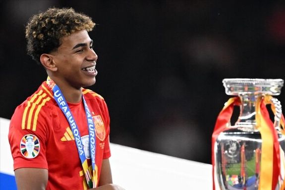 记者：当初是佩普要国足跟越南打对攻，还开小会不让陈洋参加（记者称佩普主导国足与越南打对攻，并私下开会未邀陈洋）