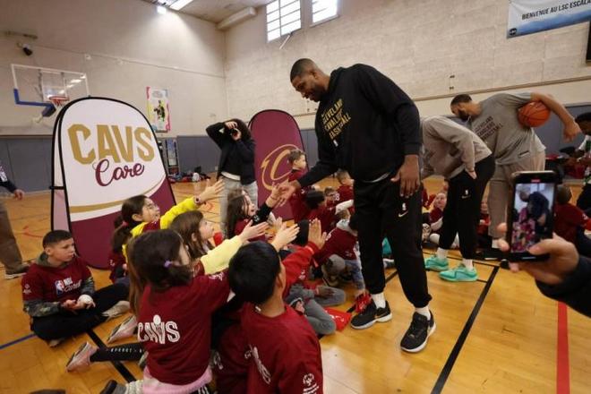 里程碑，徐新已为上海海港出战100场比赛（徐新迎职业里程碑：代表上海海港出战第100场）